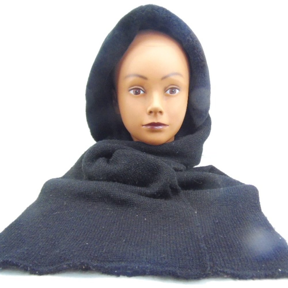 Avon Wool fur hood(87A) preowned clean and smoke free no worn or torn spots